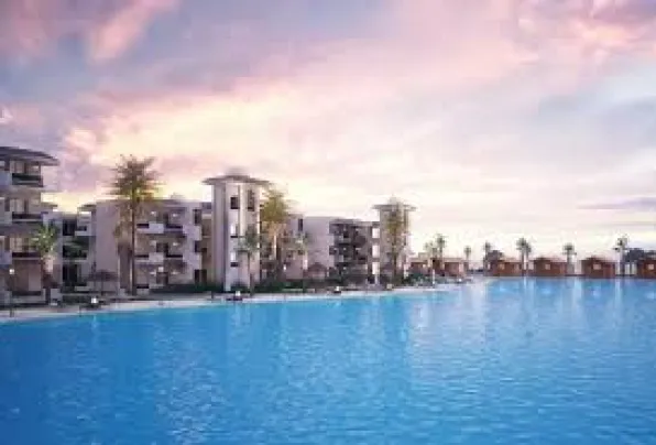 إيكلات ريزيدنس: فخامة البحر الأحمر على شاطئ بورسعيد