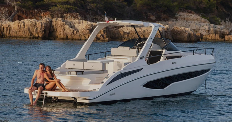 "340 Regina" Yacht by FIM: A Blend of Luxury and High Performance