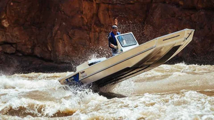 10 Essential Tips for Driving Jet Boats Easily and Safely